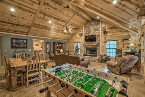 Lavish Cabin with Hot Tub and Deck Near Broken Bow Lake